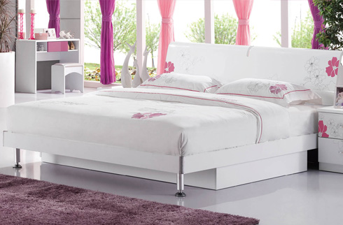Bộ giường ngủ màu trắng đơn giản, nhẹ nhàng