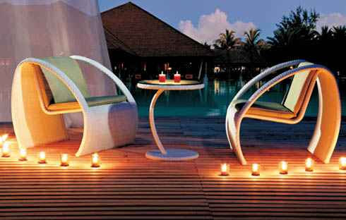 Thưởng ngoạn 4 mẫu bàn ghế mây sân vườn dành cho 2 người đẹp mê li