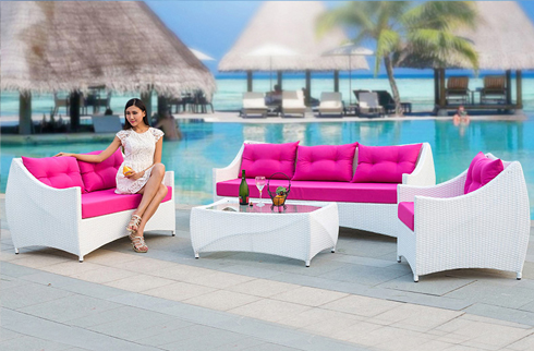 Gợi ý chọn bàn ghế sân vườn sắc trắng cho không gian đẹp ấn tượng