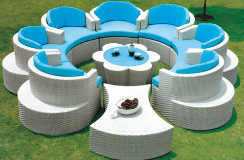 Gợi ý những mẫu bàn ghế ban công cho sân vườn gia đình thêm đẳng cấp