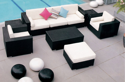 Gợi ý những mẫu bàn ghế ban công cho sân vườn gia đình thêm đẳng cấp