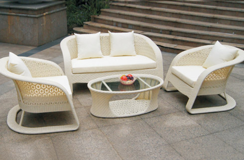 Gợi ý những mẫu bàn ghế ban công cho sân vườn gia đình thêm đẳng cấp