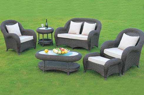 Gợi ý những mẫu bàn ghế ban công cho sân vườn gia đình thêm đẳng cấp