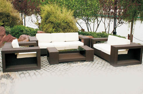 Gợi ý những mẫu bàn ghế ban công cho sân vườn gia đình thêm đẳng cấp