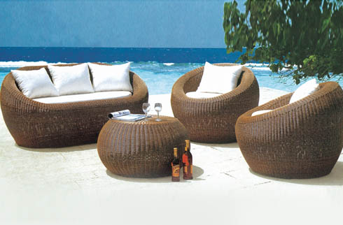 Gợi ý những mẫu bàn ghế ban công cho sân vườn gia đình thêm đẳng cấp