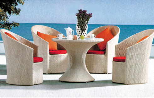 Ghế sofa ngoài trời – bí quyết cho không gian sân vườn gia đình thêm đẳng cấp