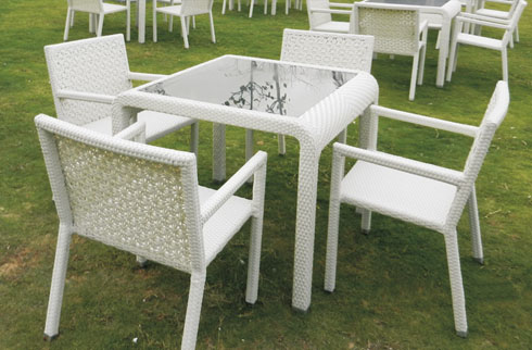 Các mẫu bàn ghế sân vườn nhựa giả mây đang khuynh đảo thị trường 2017