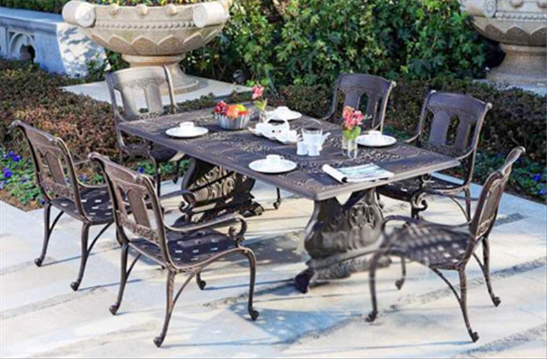 Mẫu bàn ghế sân vườn Châu Âu thiết kế ấn tượng cho không gian mở 