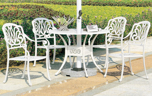 Bộ sưu tập 4 mẫu bàn ghế ngoài trời phong cách Pháp lãng mạn