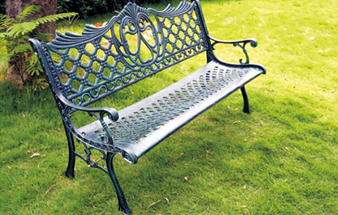 Bộ sưu tập 4 mẫu bàn ghế ngoài trời phong cách Pháp lãng mạn