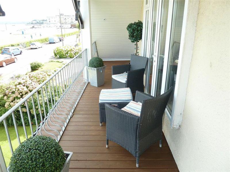 Ban công ngoài trời- không gian không thể bỏ lỡ của mỗi căn nhà