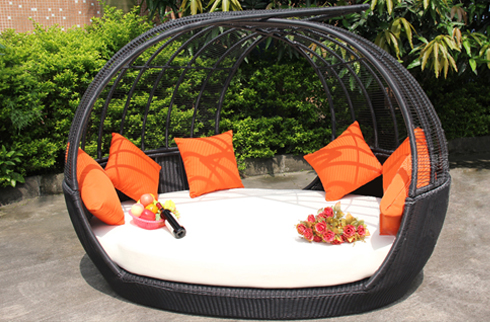 Đón hè sôi động với các mẫu giường bể bơi thiết kế ấn tượng