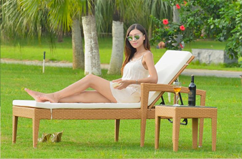 Thưởng thức ngày hè náo nhiệt cùng mẫu giường bể bơi thiết kế ấn tượng