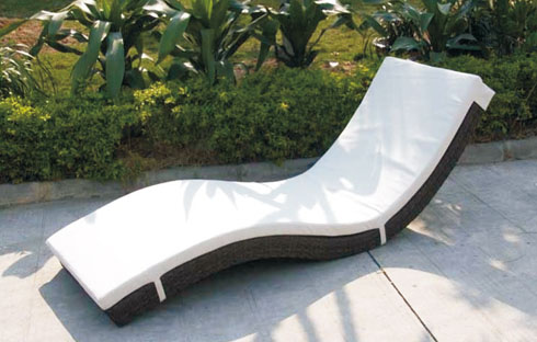 Kích thước tiêu chuẩn của những mẫu giường nằm bể bơi nhựa giả mây