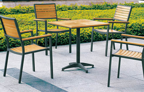 ​Bàn ghế ngoài trời - đưa không gian sinh hoạt đến gần hơn với thiên nhiên