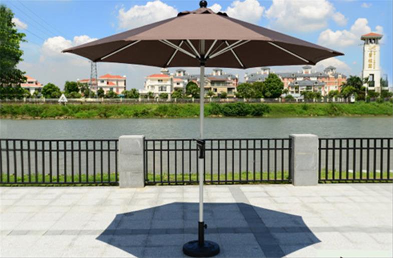 ​Làm đẹp không gian sân vườn với những mẫu ô dù ngoài trời xinh xắn