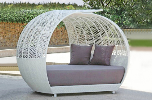 Cách chọn màu sắc giường nằm bể bơi mang đến những trải nghiệp tuyệt vời