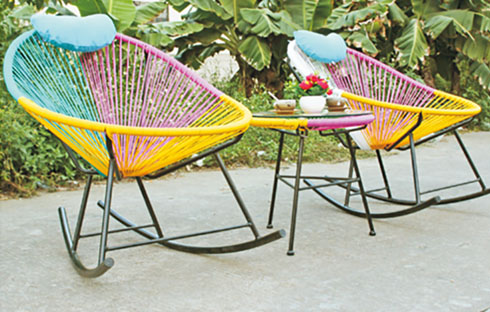 4 mẫu bàn ghế ngoài trời kiểu dáng độc đáo – nhìn là mê