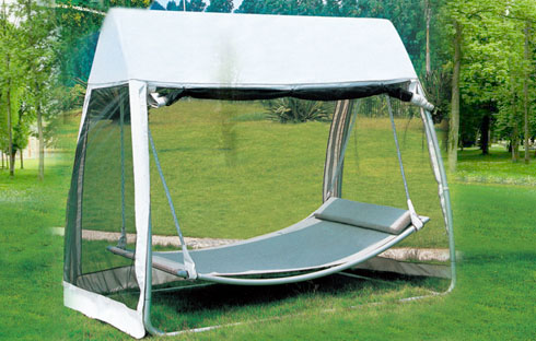 ​Tham khảo những mẫu xích đu sân vườn có mái che vô cùng tiện lợi