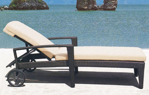 5 mẫu giường nằm hồ bơi hút khách nhất năm 2017