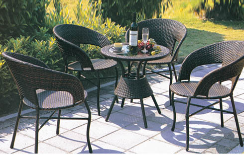 Làm mới không gian sống với những bộ bàn ghế sân vườn độc đáo