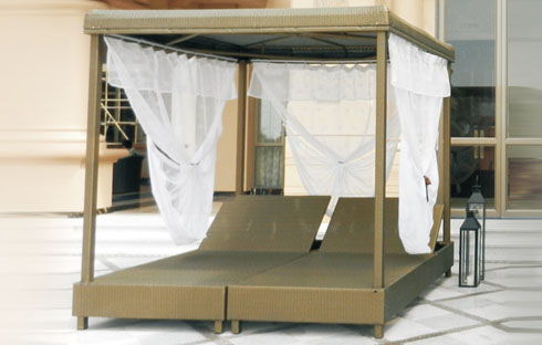 Bí quyết làm tăng tuổi thọ cho giường nằm bể bơi