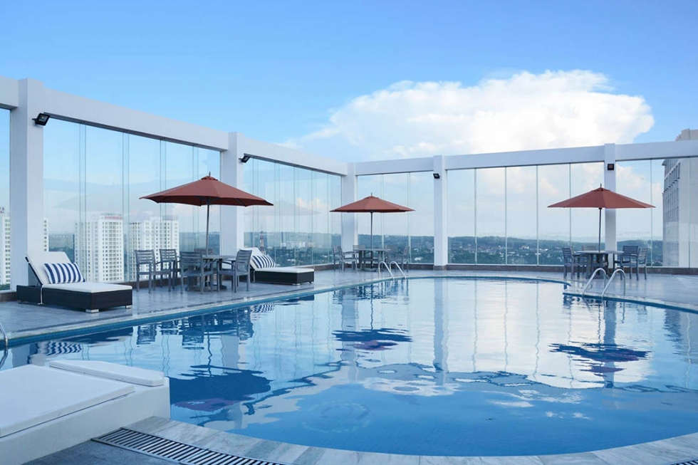 Đã mắt với Top 10 mẫu bể bơi trên sân thượng đẹp nhất thế giới