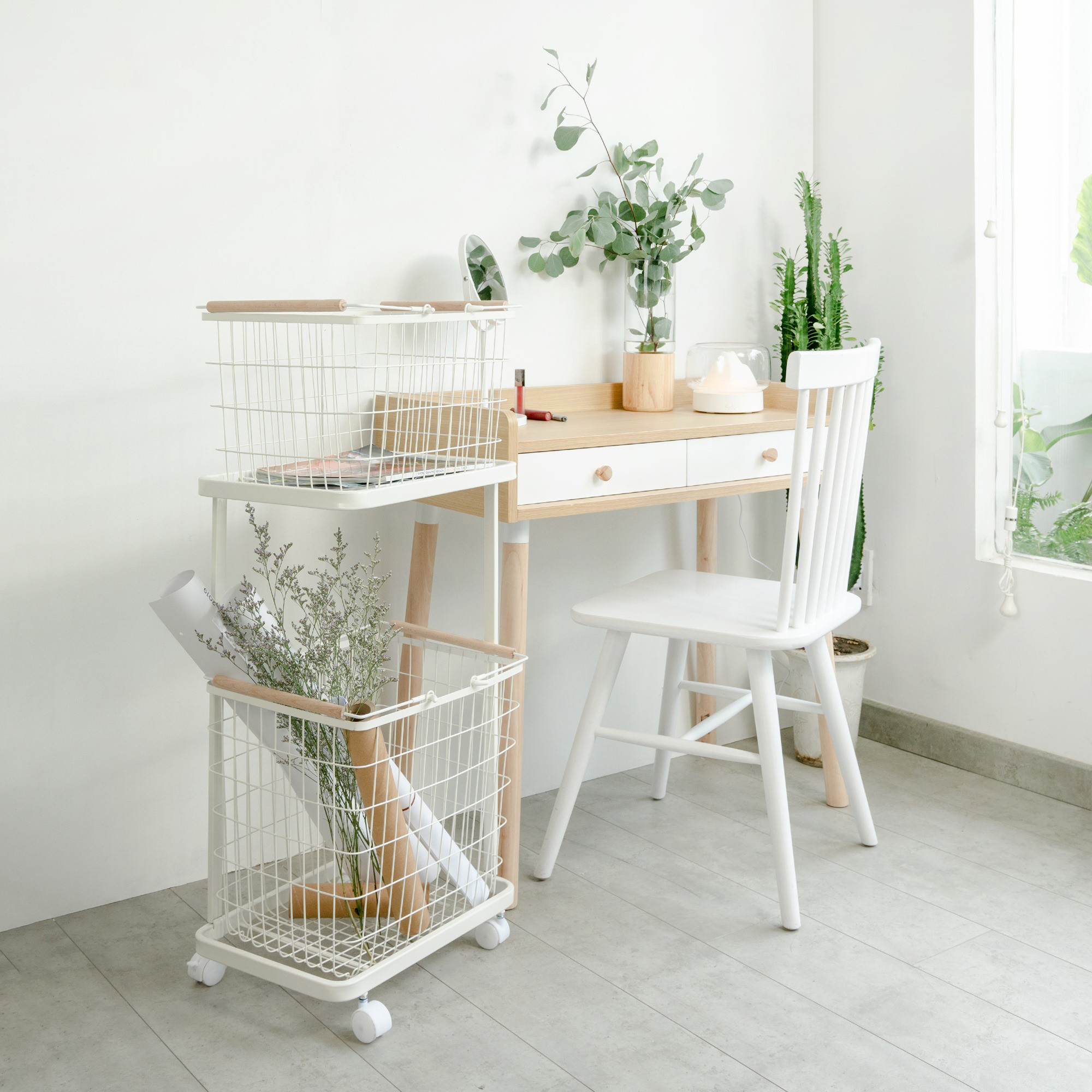 Bàn làm việc nhỏ gọn