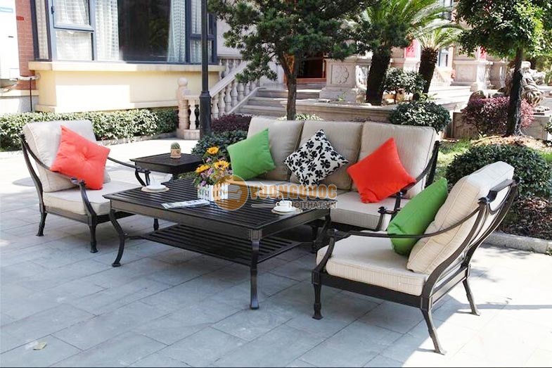 Bộ bàn ghế ngoài trời kiểu dáng sofa