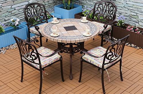 Showroom rộng rãi, đội ngũ nhân viên tận tâm