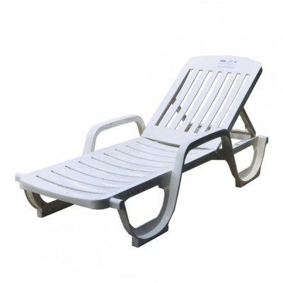 Ghế nằm ngoài trời sử dụng chất liệu nhựa cao cấp