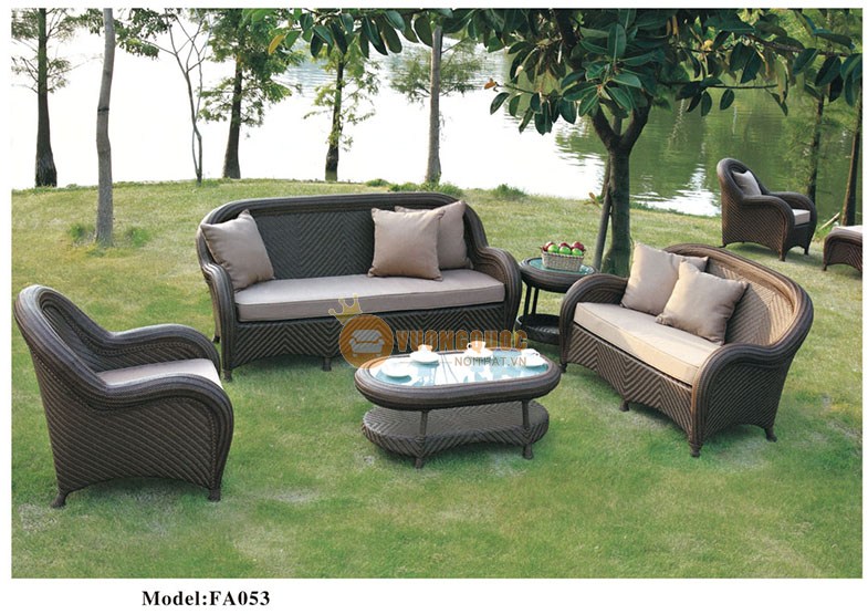 Bộ bàn ghế sân vườn thiết kế độc đáo