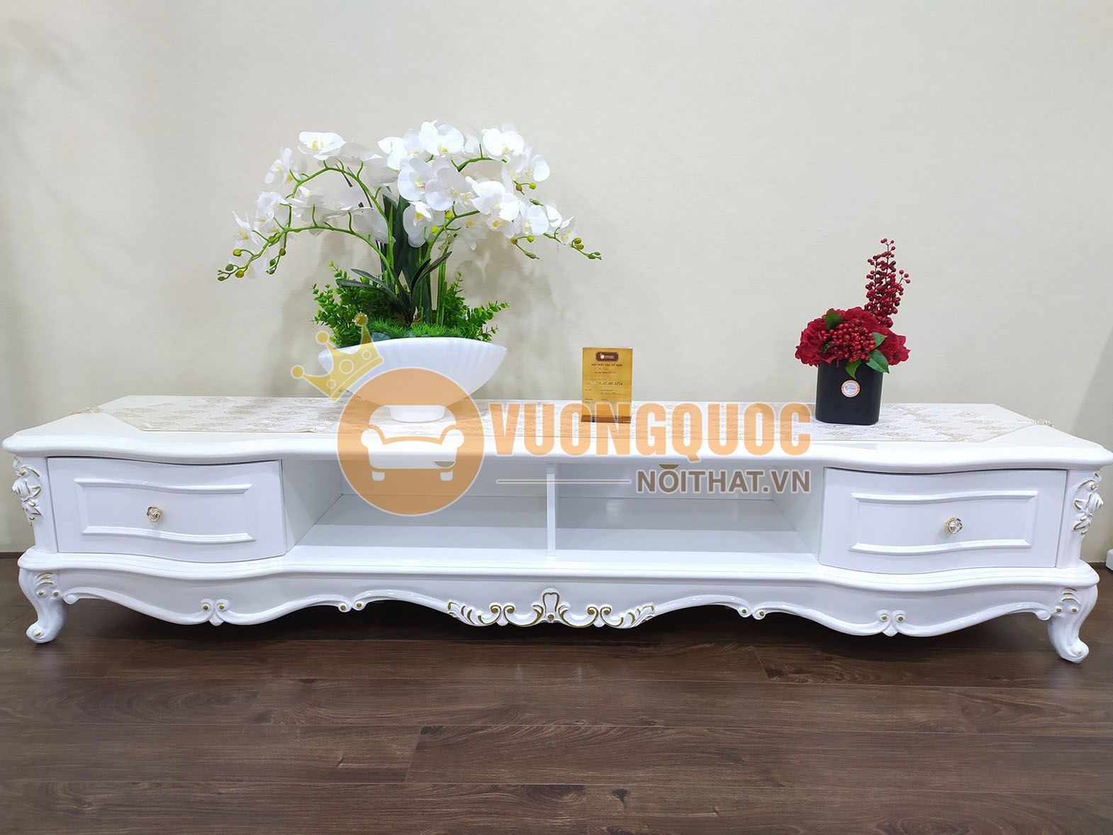 Các mẫu kệ tivi gỗ công nghiệp phong cách tân cổ điển