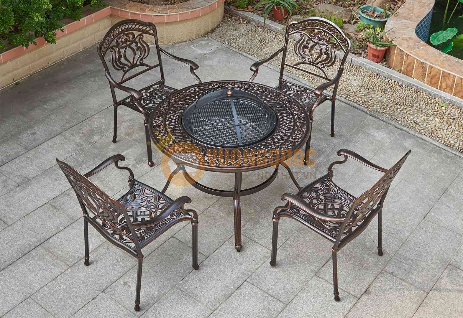 Lợi ích của việc sử dụng bàn ghế ngoài trời